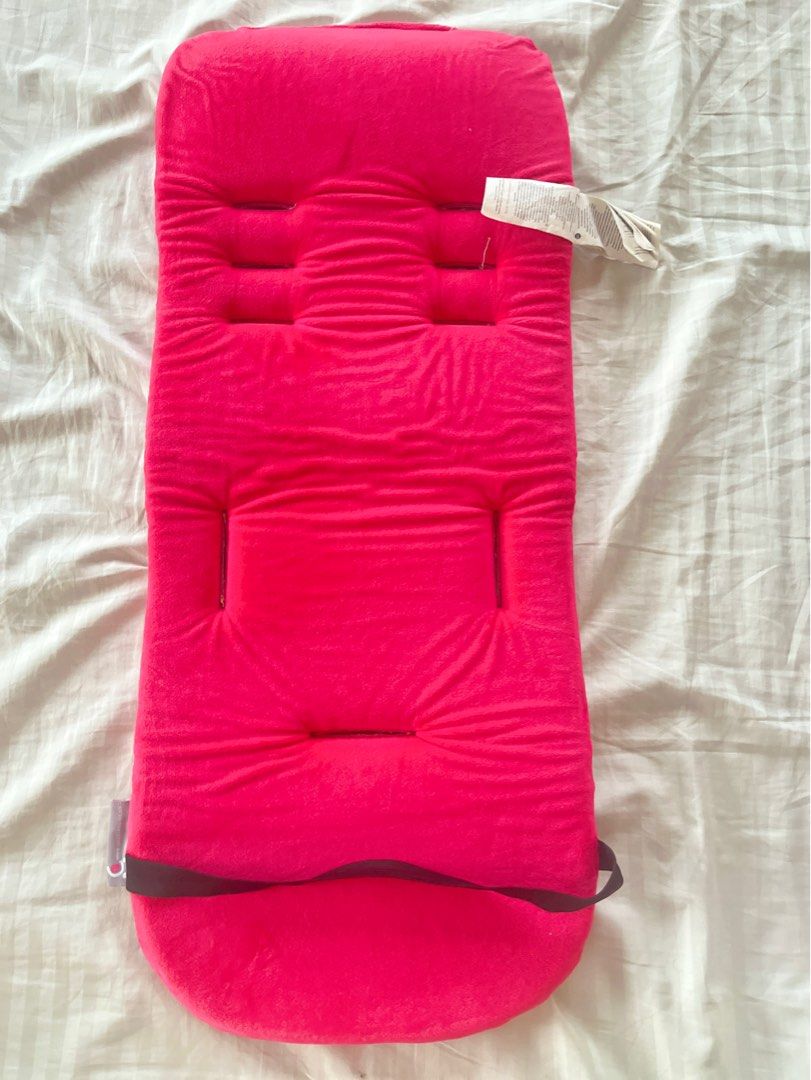 Preloved CuddleCo Comfi-Cush Memory Foam Stroller Liner (Category: Strollers) located in San Juan City. Submitted by refresh_rehome (Listing ID 1373009226, Image 3). Description: ✨ **Great Deal!** ✨ 🔹 **Original Price:** PHP 1899 🔹 **Selling for:** PHP 950 🔹 **Condition:** 9/10 (*Just needs a quick wash for hygiene*) 📦 **Shipping** via Miner (Lalamove – Pay directly to the rider) 💰 **Payment:** GCash (Pay now, ship now!) 📍 **Location:** San
