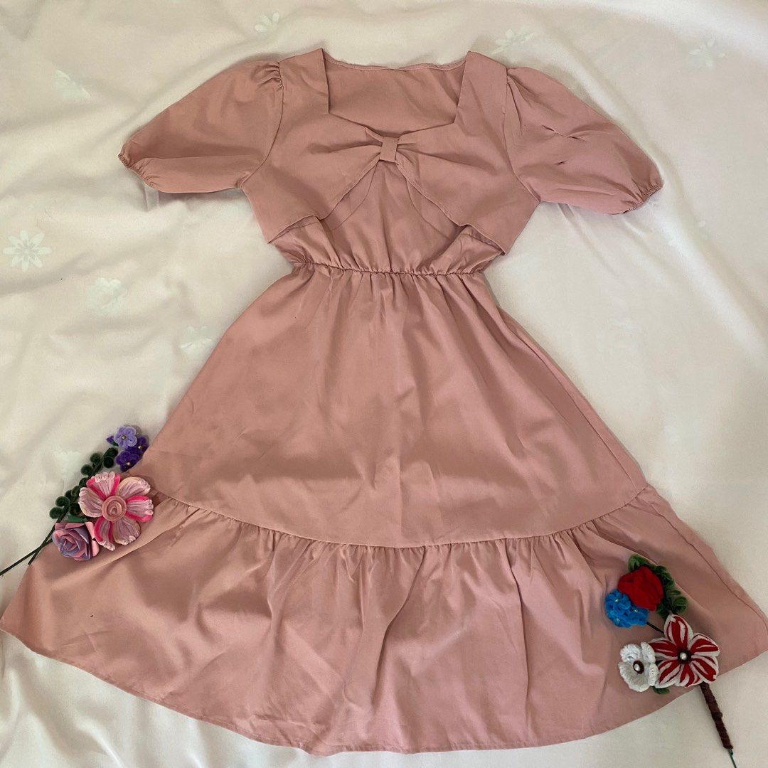 Preloved Dress (Category: Dresses) located in Manila. Submitted by fromsandy (Listing ID 1372880767, Image 1). Description: • so prettyyyy esp in person • korean dresses •personal preloved item • items are still in good condition. • colors may vary due to lighting. 📍Mode of Payment: • GCASH if delivery (you will shoulder the shipping fee. price + sf) • CASH upon meet up 📍Mode of Delivery: • J&T 📍Meet up place: • 711 Agoncillo • SM Lemery 📍STR