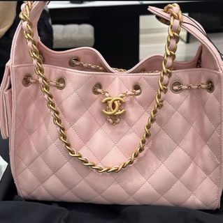 (Category: ) located in . Submitted by vogue_luxury (Listing ID 1254386998, Image 1). Description: .