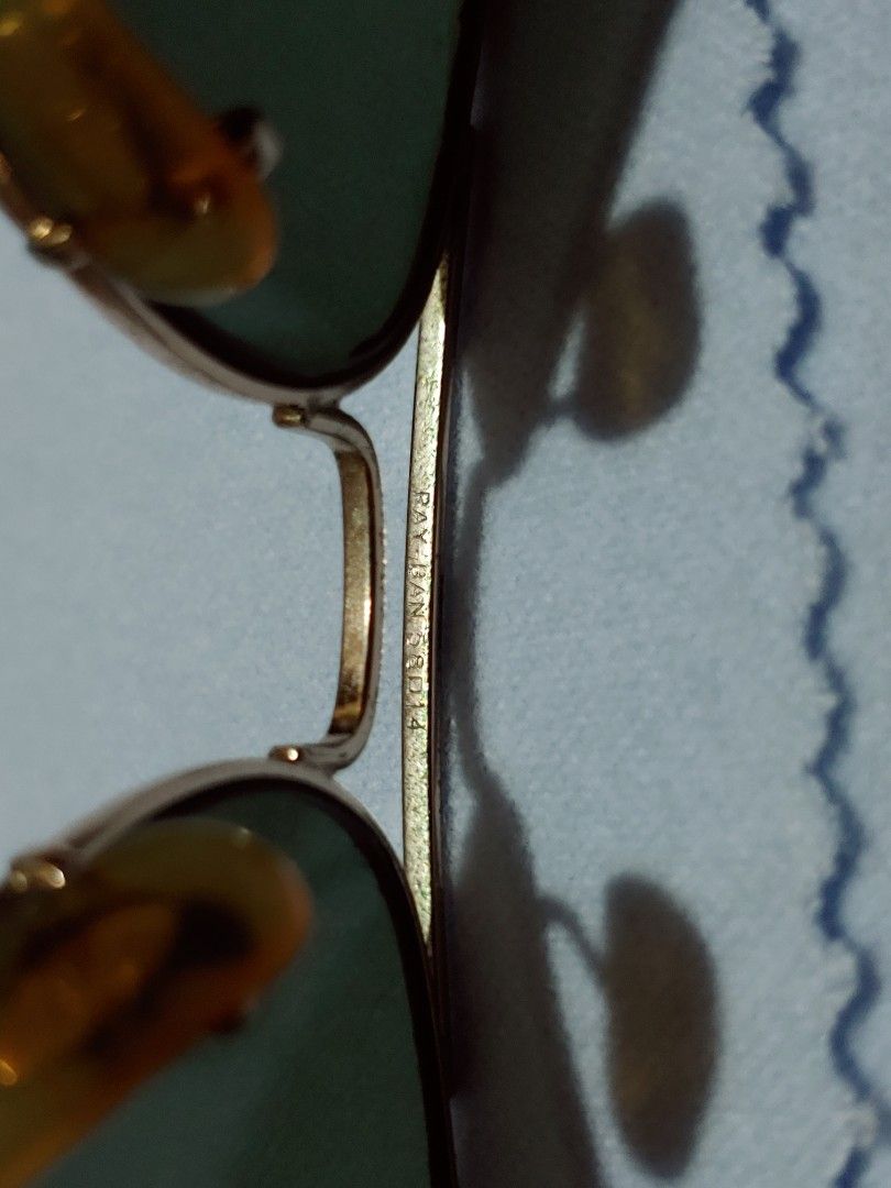 Rayban Aviator 58014 (Category: Sunglasses & Eyewear) located in Manila. Submitted by retroactive_items (Listing ID 1372922762, Image 3). Description: Good Condition Buyer Books./Shoulders shipping. Location: Pateros, M.Mla..