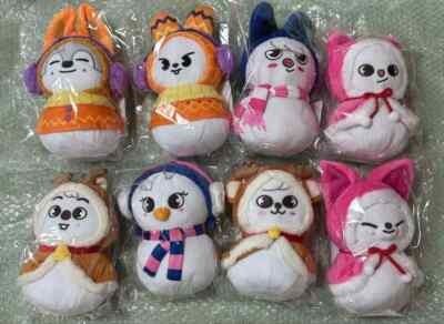 Stray Kids XMAS POPUP STORE skzoo 雪人, 興趣及遊戲, 玩具