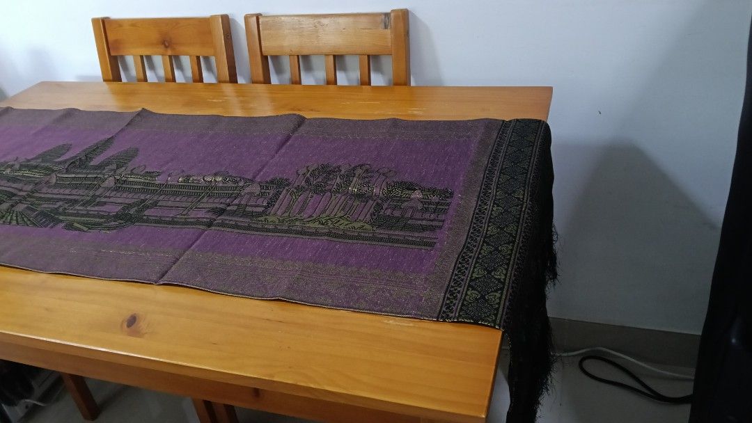 Table runner65075302214658114