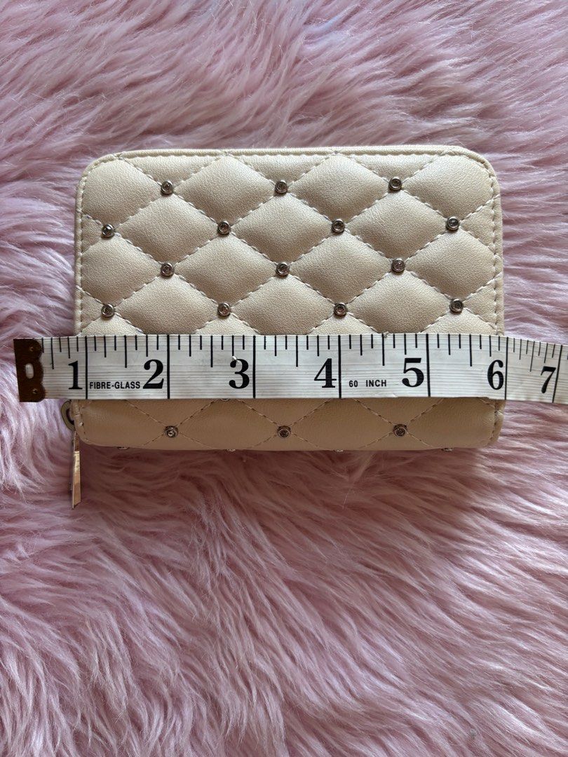 Terranova Short Wallet (Category: Wallets & Card holders) located in Cavite. Submitted by mojacky (Listing ID 1372968621, Image 2). Description: .