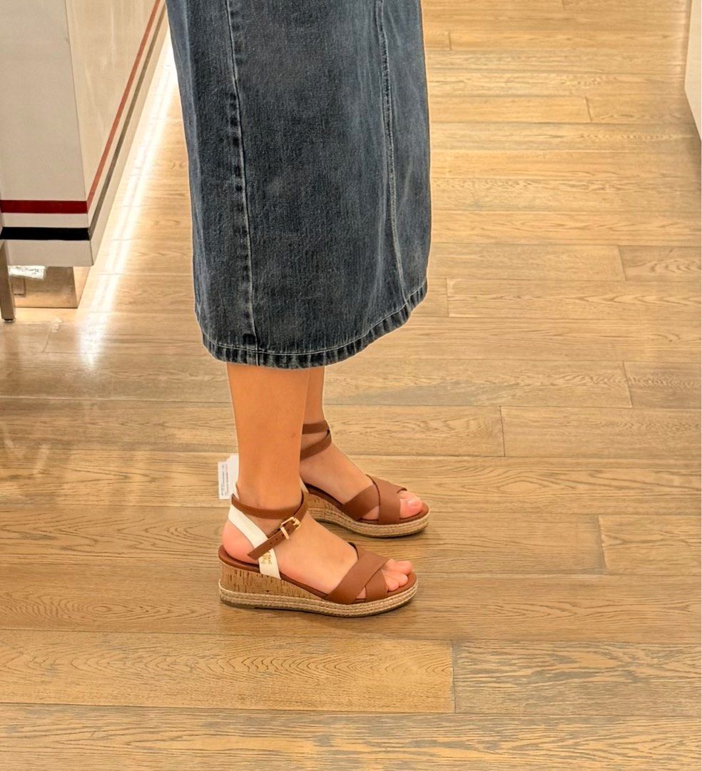Tommy hilfiger wedge (Category: Wedges) located in Valenzuela. Submitted by mango____ (Listing ID 1372989974, Image 1). Description: Size 6 Brand new with box Bought in Tommy Hilfiger Trinoma..