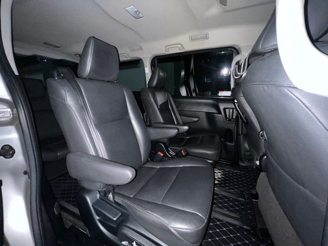 Toyota Noah Hybrid 1.8 X 7-Seater (A)62885347414274114