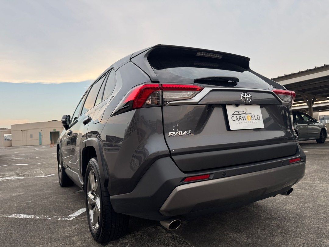 Toyota RAV4 2.0 Premium (A)62872684996738113