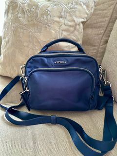 (Category: ) located in . Submitted by prelovedcloset211 (Listing ID 1372977315, Image 1). Description: .