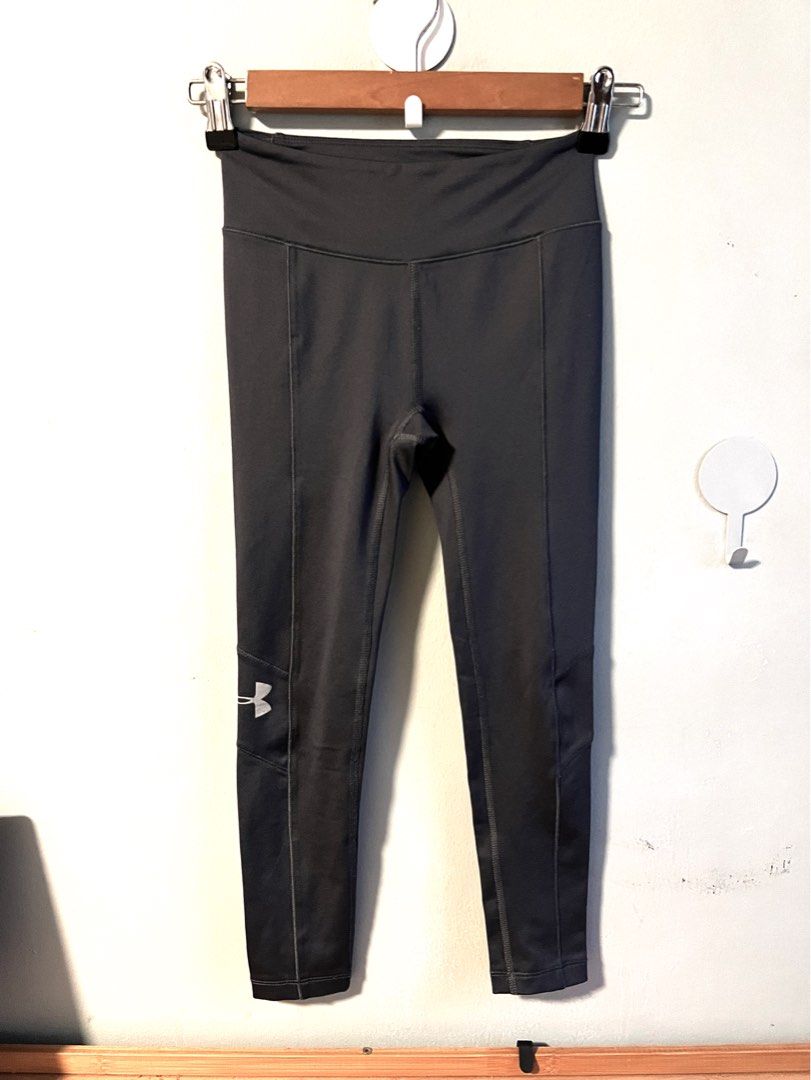 Under Armour Heat Gear (Category: Babies & Kids Fashion) located in Marikina City. Submitted by sim_29 (Listing ID 1373010677, Image 1). Description: Gray colored. Washed but was not able to use. Hindi kasya. Fits 7yo petite. .