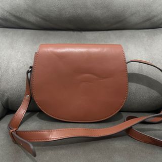 (Kategori: ) berada di . Dikirim oleh bags.thrift (ID iklan 1372861621, Gambar 1). Deskripsi: .