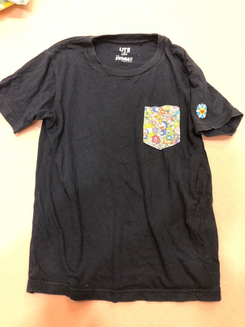 由 zoe5858 (刊登 ID 1372976308，圖片 1) 提交，位於 桃園市 (Taoyuan) 的 Uniqlo多拉a夢男童上衣 (類別：嬰兒及兒童流行時尚)，說明：二手，有棉洗感，衣物顏色依實品為主。介意者勿下單 適穿身高約130公分 單純出清家中小物，二手商品售出無退。