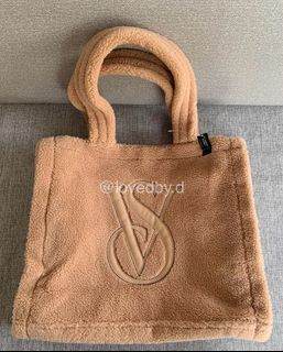 (Kategori: ) berada di . Dikirim oleh lovedby.d (ID iklan 1372921777, Gambar 1). Deskripsi: .