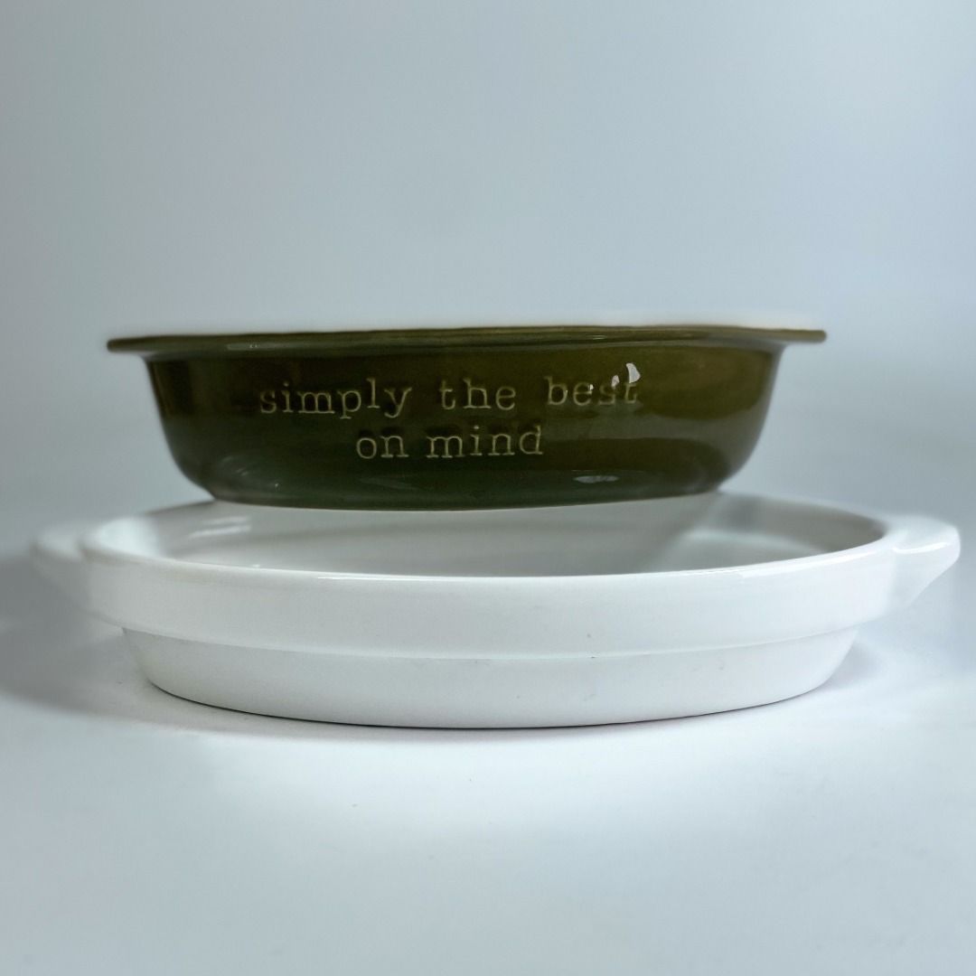 060125-026 Green Oval Baking Dish (Category: Bakeware) located in Quezon City. Submitted by madiscollectibles (Listing ID 1373098942, Image 3). Description: Green Oval Baking Dish Length 22 cm x 12 cm x 3.5 cm Price: 175.00 White Oval Baking Dish Length 19 cm x 10 cm x 4 cm Price: 160.00 Kindly manage your expectations. Item/s may have had a previous life and may tell their story through minor imperfections such as scratches, chips, cracks, and s