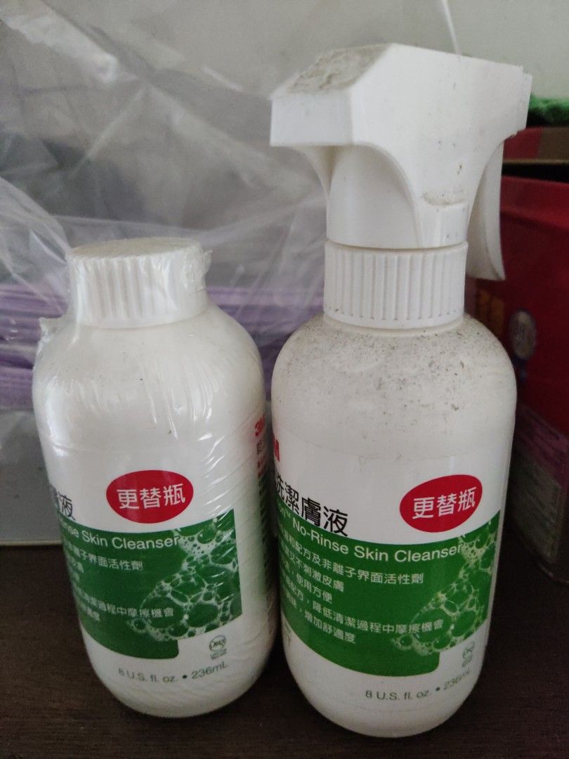 由 __rufeel (刊登 ID 1373079827，圖片 1) 提交，位於 台南市 (Tainan) 的 3M 乾洗潔膚液 (類別：其他遊戲週邊商品)，說明：一起 不拆。