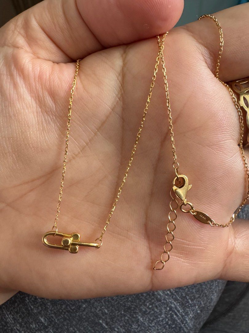 916 gold hardware necklace (Category: Necklaces) located in Singapore. Submitted by mvob3101 (Listing ID 1373138790, Image 1). Description: 916 gold Hardware necklace 40cm-44cm( 16"-17.5") 2.96 gram $475 Fixed price Just kept never used No receipt Free smartpac trackable mailing Free box/pouch .