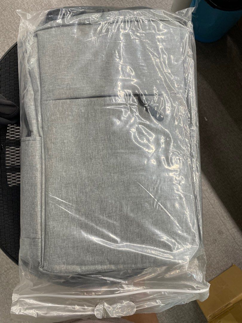 由 finqqlee (刊登 ID 1373061309，圖片 1) 提交，位於 台南市 (Tainan) 的 筆記型電腦包包 (類別：筆記型電腦包包)，說明：40*25公分 厚度4-5公分。