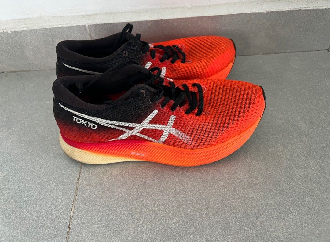 Asics metaspeed sky tokyo (Category: Other Sports Equipment and Supplies) located in Singapore. Submitted by fulfilmi (Listing ID 1373193457, Image 1). Description: Worn less than 5 times, good as new Euro 39 .