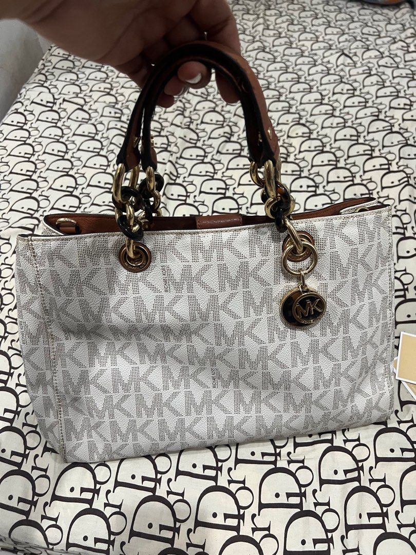 Authentic Monogram MK Bag (Category: Luxury Bags & Wallets) located in Mandaluyong City. Submitted by harbubot (Listing ID 1373078215, Image 1). Description: Very good used condition. No issue.