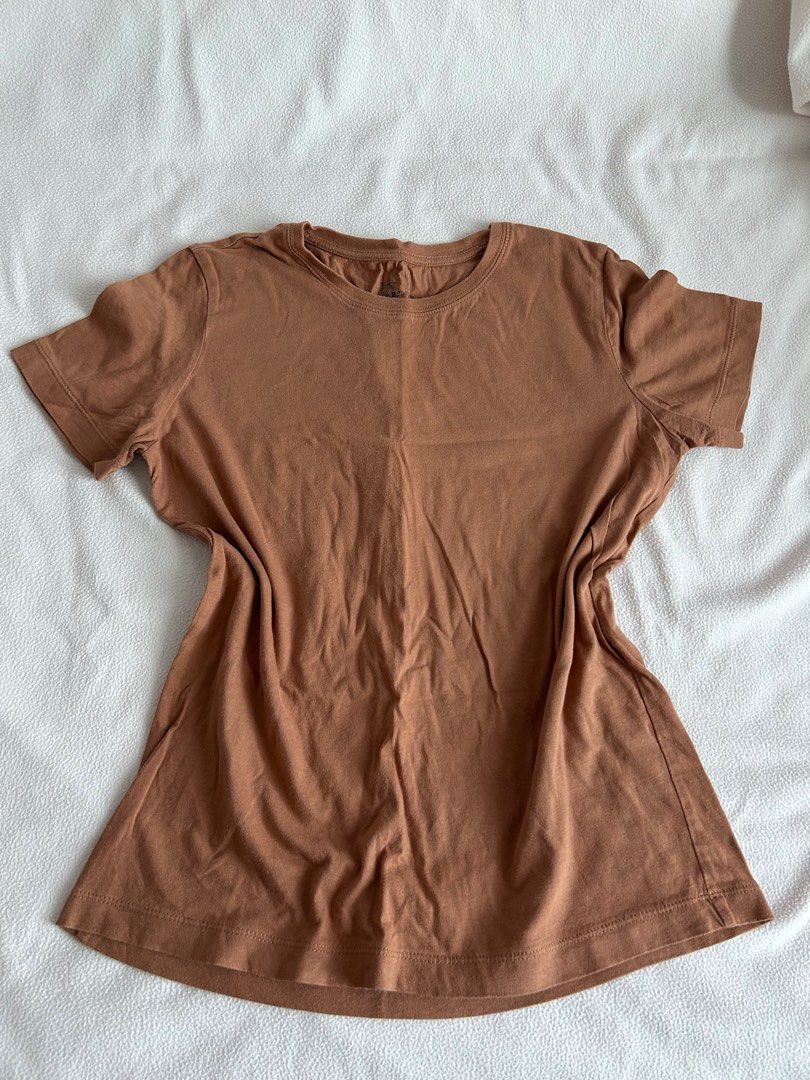 Basic Brown Top (Category: Shirts) located in Singapore. Submitted by cowfingers (Listing ID 1373060979, Image 1). Description: .