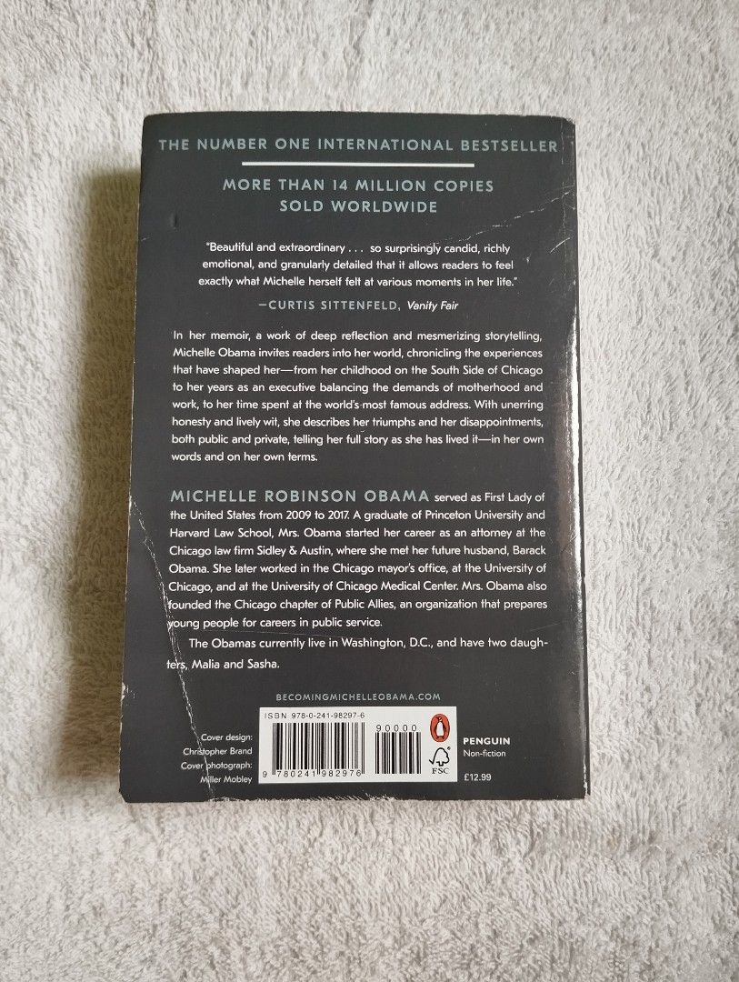 Becoming - Michelle Obama (Category: Storybooks) located in Santa Elena. Submitted by rereadit (Listing ID 1373177118, Image 3). Description: 💰MOP: GCash/Maya 📦MOD: J&T REMINDER: These books are preloved, unless stated otherwise, some might have flaws such as scratches, tanning, etc. Rest assured that we will inform you about the condition of the books. Please manage your expectations🫶🏻.