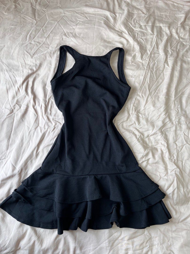 Black backless dress (Category: Dresses) located in Makati City. Submitted by isso2 (Listing ID 1373097597, Image 1). Description: Never used. Fits xs to small.