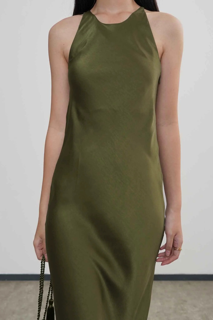 BNWT Pafon Gian Halter Maxi Dress in Moss Green, Women's Fashion ...