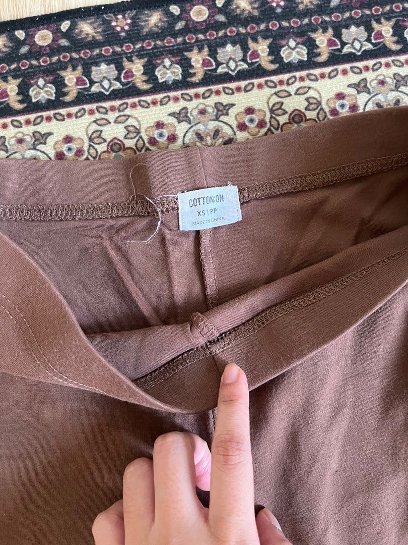 Bootcut legging (Category: Jeans & Leggings) located in Johor Bahru. Submitted by clouds31 (Listing ID 1373201623, Image 3). Description: Normal price rm 159 , jarang pakai condition masih cantik.