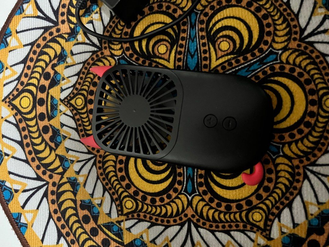 Camera PC, Speaker n Fan (Category: Other Accessories) located in Singapore. Submitted by meishungry (Listing ID 1373185948, Image 1). Description: Take all.