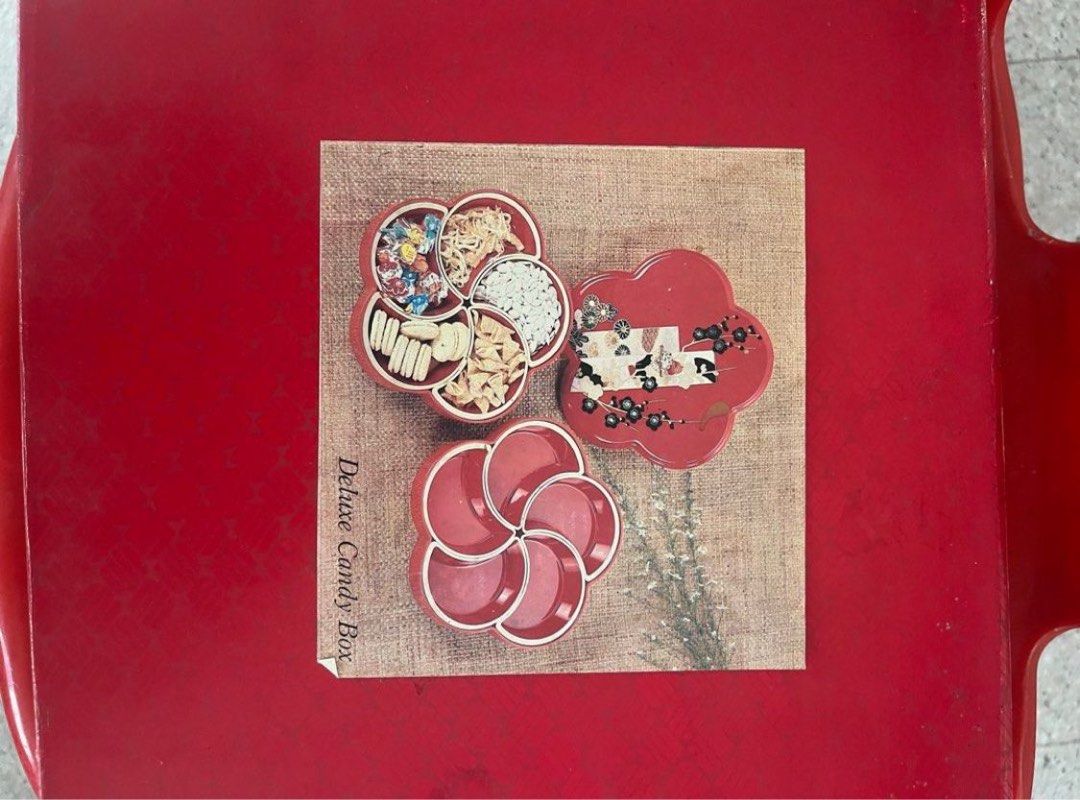 Candy Box (Category: Everything Else) located in Singapore. Submitted by tyt05 (Listing ID 1373213005, Image 1). Description: Brand new. Just have to wash/ clean before use..