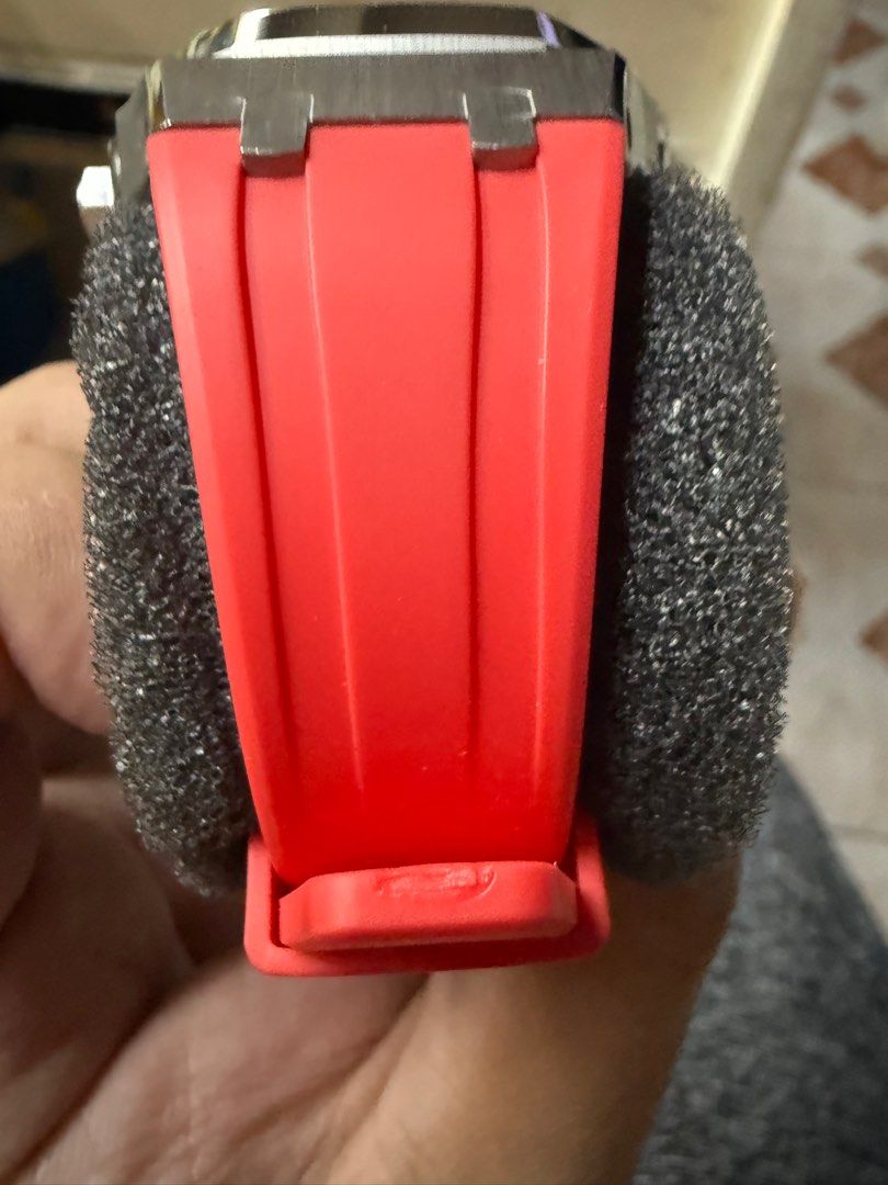 Casio oak GA 2100 (Category: Men's Watches) located in Quezon City. Submitted by jaypeealba (Listing ID 1373101788, Image 3). Description: Casio oak mod Complete box and receipt Under warranty With original casing Tandang sora quezon city location.