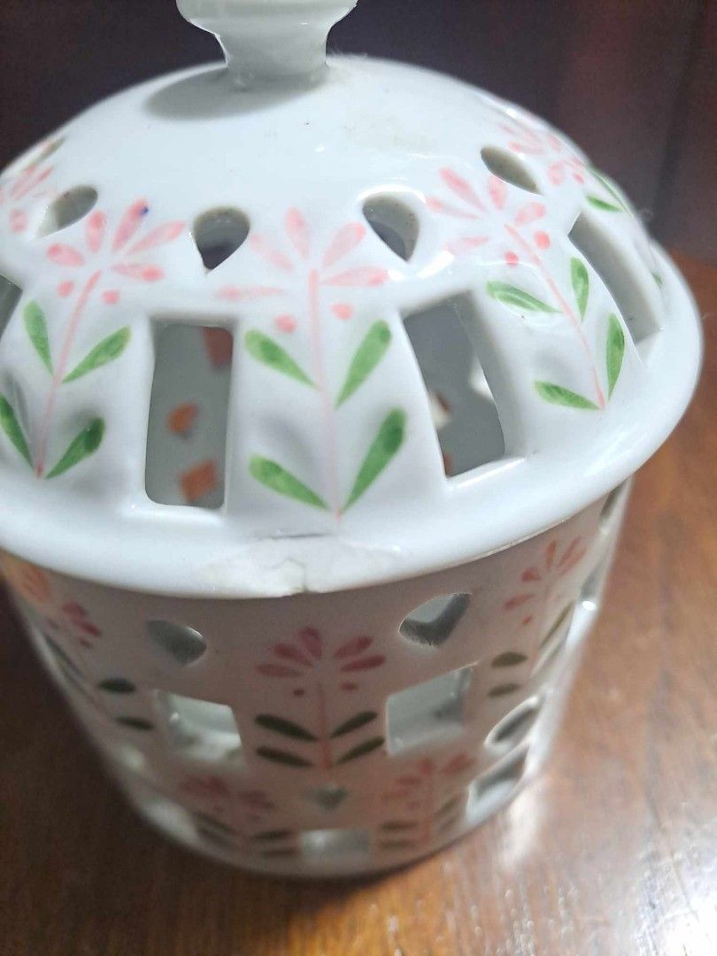 Ceramic Candy Jar with Lid (Category: Other Kitchenware & Tableware) located in Makati City. Submitted by ClothesAndStuff (Listing ID 1373162605, Image 2). Description: Ceramic Candy Jar with Lid Ht: 4.5" P600.00.