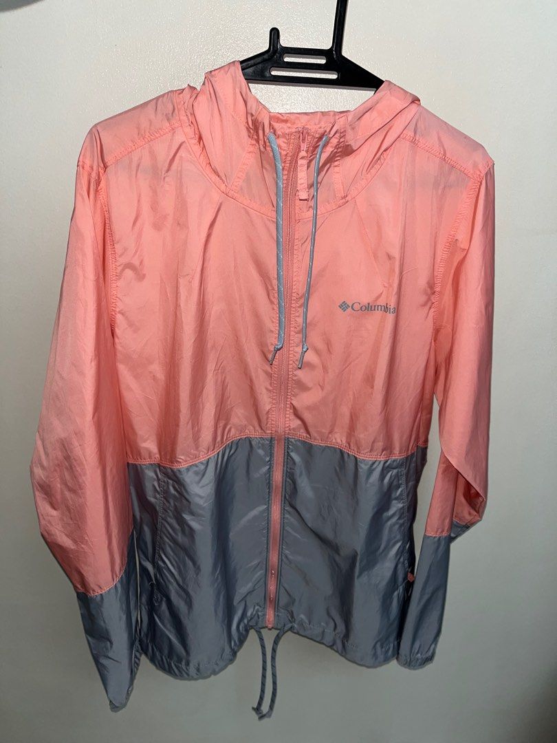 Columbia Windbreaker Jacket (Category: Coats, Jackets and Outerwear) located in Paranaque City. Submitted by sunshineclemente145 (Listing ID 1373125739, Image 1). Description: - Drawcord adjustable hem - Drawcord adjustable hood - Elastic cuffs - Water resistant fabric - Zippered hand pockets - Center Back Length: 26.0 in / 66.0 cm Rfs: decluttering .