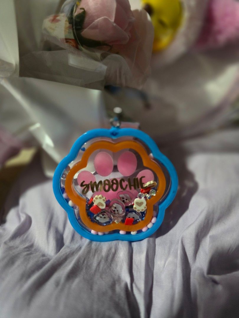 Customise shaker pets name tag (Category: Homes & Other Pet Accessories) located in Singapore. Submitted by paws_connection (Listing ID 1373058816, Image 2). Description: pm me for more design. keychain , dog tag.
