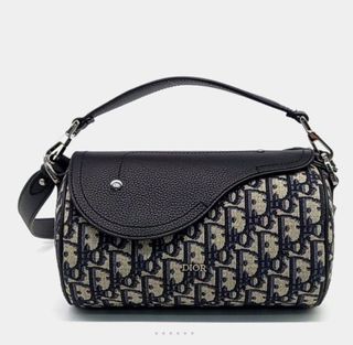 (Category: ) located in . Submitted by coutureb (Listing ID 1373107860, Image 1). Description: .