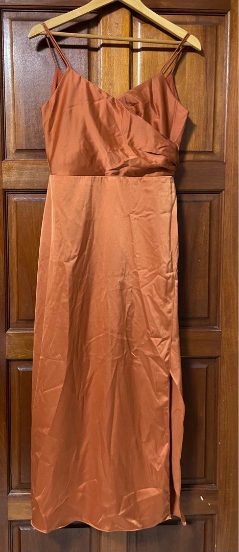 Dresses (maxi, midi,mini) (Category: Garage sale) located in Singapore. Submitted by imaximalist (Listing ID 1373157212, Image 2). Description: 1. Blue long maxi dress/semi-gown from All Would Envy (S) - $20 2. Terracotta/orange brown long semi-gown dress from Thread Theory (M) - $20 3. Floral navy dress from The Bass (free size) - $20 4. Orange dress from Dorothy Perkins (6 UK)- $20 5. Dusty blue maxi dress, The Editor’s Market (S) - $15 6. Whit