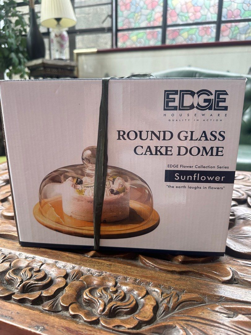 Edge Glass Cake Dome (Category: Bakeware) located in Quezon City. Submitted by sabab.png (Listing ID 1373078642, Image 1). Description: Never used Glass Cake Dome for displays Price negotiable! Dm for inquiries✨.