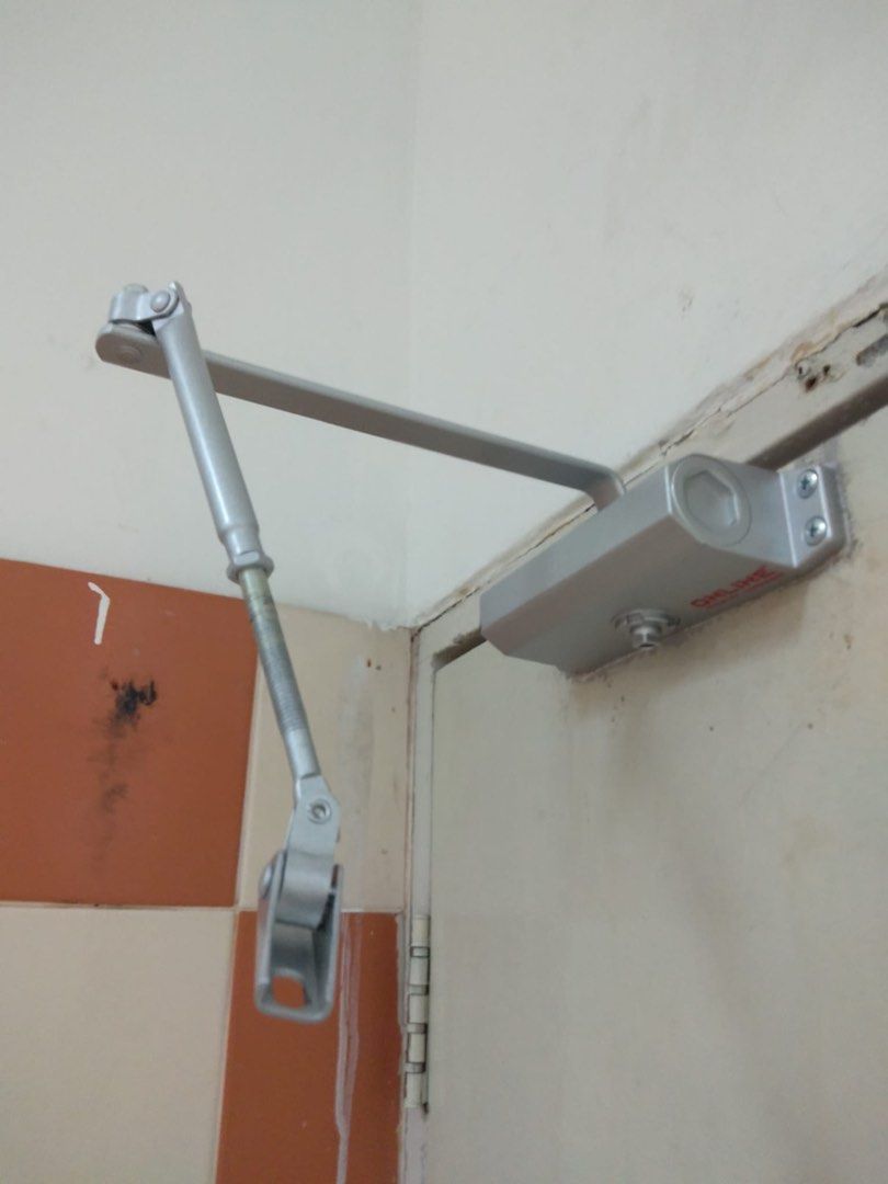 Handyman for all services / Drilling / Repair Work / All types of Servicing Work / Electrician Wiring (Category: Handyman and Drilling Services) located in Singapore. Submitted by nashirmd2071221 (Listing ID 1362410949, Image 3). Description: Paint your dream house with us, We are providing painting services for ⭐ HDB ⭐ CONDO ⭐ Office ⭐ Shop ⭐ Maisonette ⭐ Storied building ⭐ Boundary Wall ✅ Guaranteed quality service at lowest prices with no hidd
