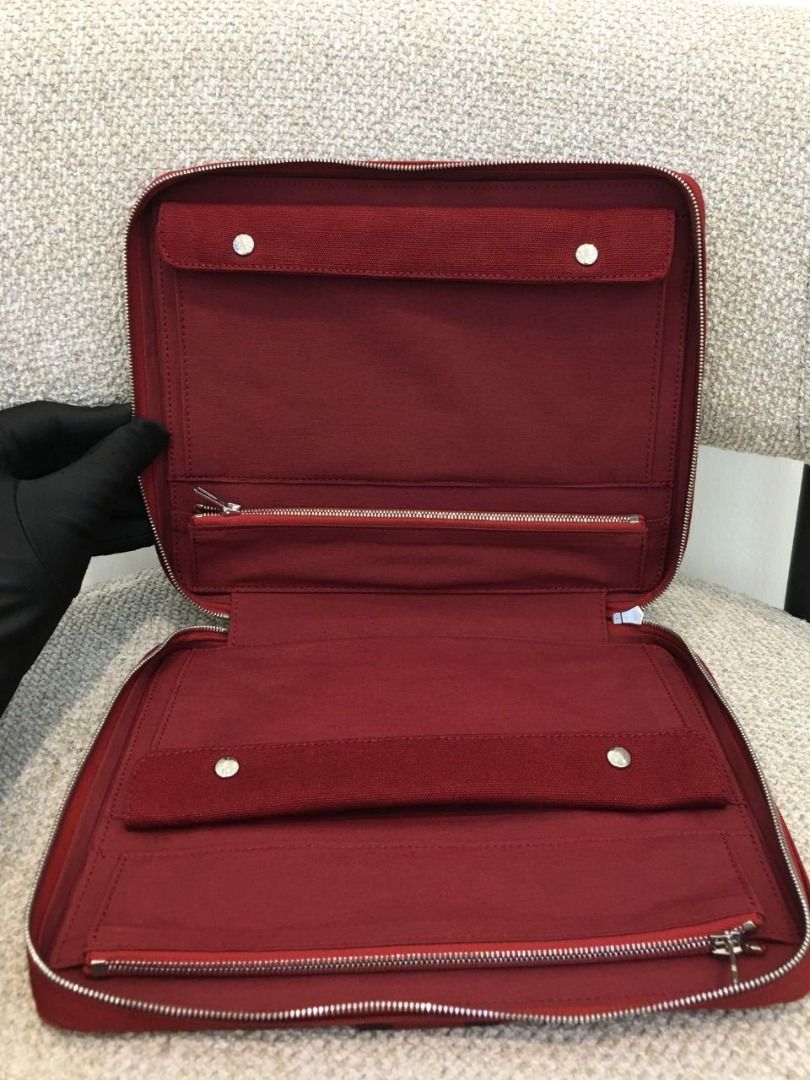 HERMES Organizer Clutch Bag (Pre-owned Authentic) (Category: Luxury Bags & Wallets) located in Santa Rosa. Submitted by brandieshoppe (Listing ID 1373097580, Image 2). Description: ✅ Authentic / Original Preloved ✅ From Japan Auction ✅ Money-Back Guarantee If Proven Fake ✅ In Excellent Condition ✅ Message Us For More Details *Open Also for Layaway Terms #00348 .