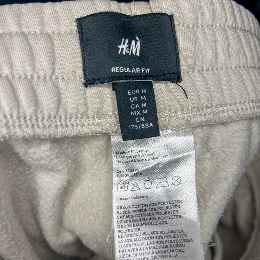 H&M Drawstrings Pants w/ Pullover - Off White (Category: Sets or Coordinates) located in Caloocan City. Submitted by kurldee (Listing ID 1373155127, Image 3). Description: ₱750 as set (see other listing) ⚠️ Condition: 8.5/10 — used few times only and still in great condition Size: fits to M-L RFS: Decluttering my wardrobe .