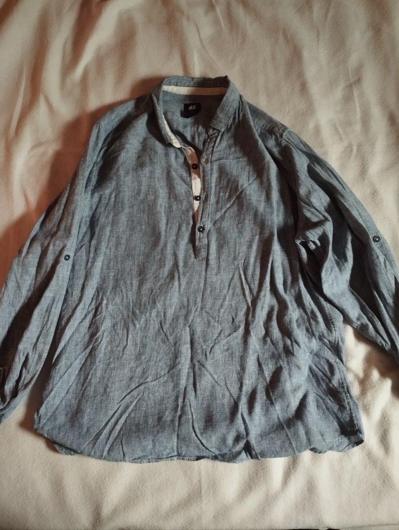 H&M long sleeved shirt (Category: Tshirts & Polo Shirts ) located in Cebu City. Submitted by limeracing (Listing ID 1365156635, Image 1). Description: For sale: H&M long sleeved quarter formal buttoned shirt Dimensions W21.5 L27 Sleeve length (from shoulder to wrist) 24 📍 Cebu MOP: GCash or BPI online transfer RFS: decluttering.
