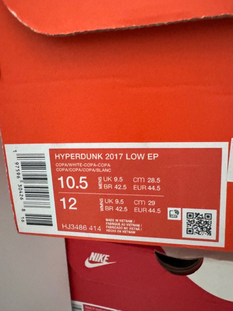 Hyperdunk 2017 low (Category: Sneakers) located in Singapore. Submitted by chriszzl (Listing ID 1373055874, Image 3). Description: BNIB Tiffany blue colourway Self collection #Kyrie Low 5 Kyrie Infinity PG5 PG6 KD13 KD14 Lebron Witness Lebron 18 Low Zoom Freak 3 Dame 7 Harden Vol 6 Curry Flow 9 Curry Flow 10 Anta KT7 KT8 LiNing All City 11 WOW 808 3 808 2 Ultra #basketballshoes #nikebasketball #hyperdunk #hyperdunk2017 #sneakersg #basketballsg .