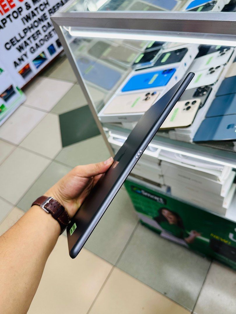 iPad 9th Gen 64GB Wifi Only 99%smooth No issues (Category: iPad) located in San Juan City. Submitted by saabangadgetshop (Listing ID 1373065270, Image 3). Description: Onhand | Pre-owned iPad 9th Gen 64GB Wifi Only NTC APPROVED Battery Health 95% NO HIDDEN ISSUES NO HISTORY OF REPAIR 99%Smooth TEST TO SAWA RESET ALL YOU WANT TEST ALL YOU WANT NOT REFURBISHED AUTHENTIC PHONE ALL WORKING (FREE 3UTOOLS) iPhones iPads only 🆓Freebies ✅Charger ✅Case ✅