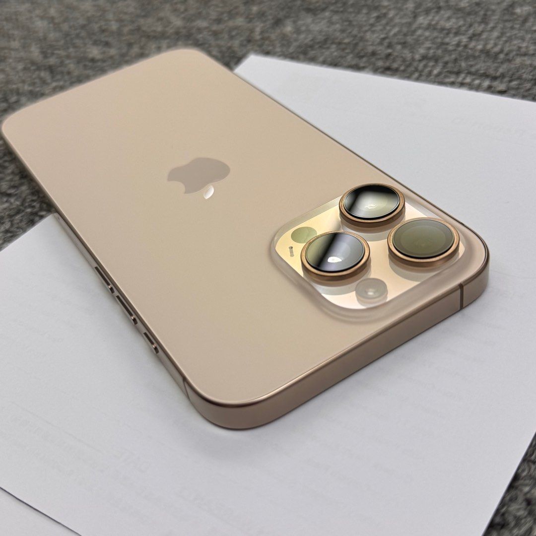 iPhone 16 Pro Max 256GB 金色・極美品 IPhone 16 Pro Max 沙漠金色256GB 全新未開封, 手提電話, 手機
