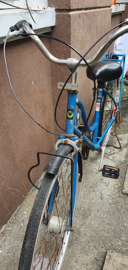 Japanese bike (Category: Bicycles) located in Antipolo. Submitted by switchneighborhood (Listing ID 1373082591, Image 2). Description: japanese bike as in na ikaw na bahala. hindi nagamit nstock lang dito. binili ng 5800 sa marikina japan surplus 1200 fix. pickup antipolo or shipping honest issue need palitan ang interior/exterior tapos mga screw missing. my kasamang basket ito bigay ko pag kukunin na..