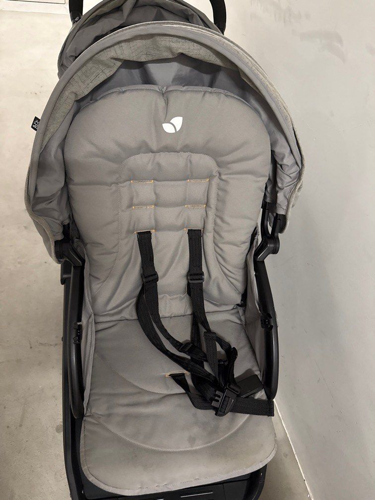 Joie double stroller (front-back) (Category: Strollers) located in Singapore. Submitted by jublin13 (Listing ID 1373163052, Image 2). Description: .