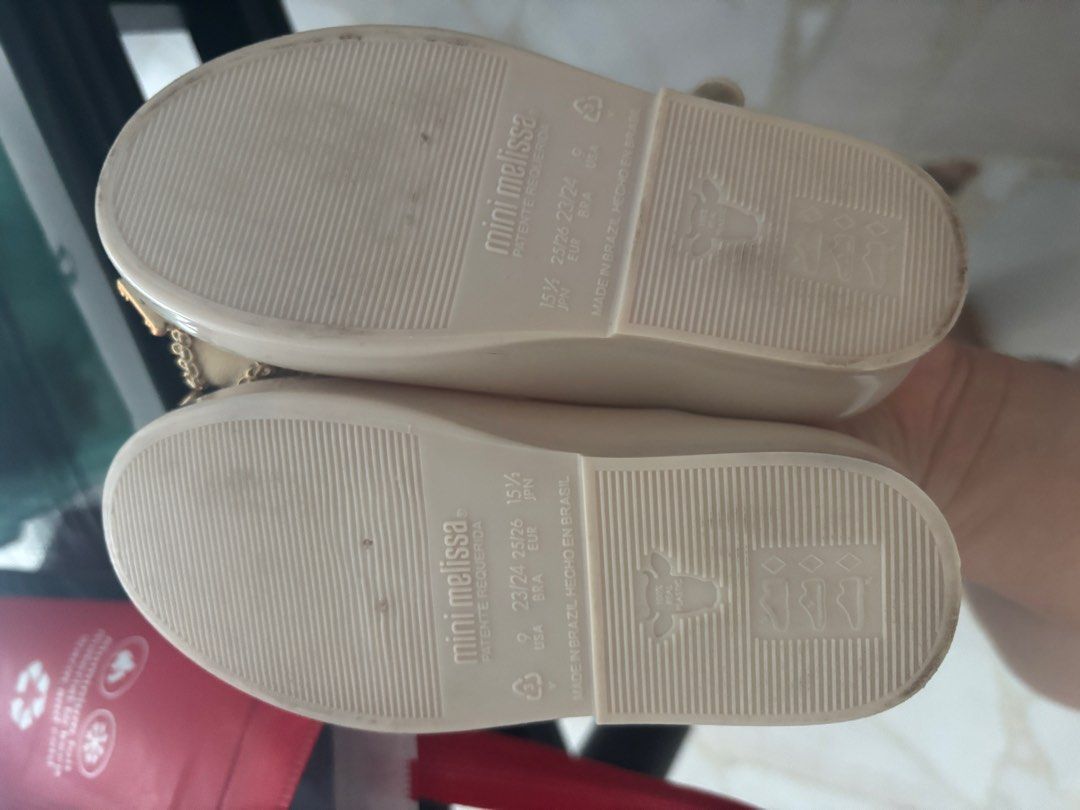 Melissa Shoes (Category: Babies & Kids Fashion) located in Singapore. Submitted by thatbao (Listing ID 1373071949, Image 2). Description: For kids Barely wore.