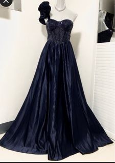 (Category: ) located in . Submitted by togoapparels (Listing ID 1373123707, Image 1). Description: .