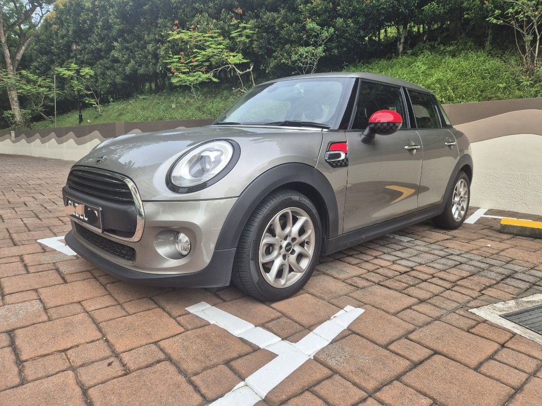 MINI One ONE Auto (Category: Used Cars) located in Singapore. Submitted by sherwiin (Listing ID 1373186262, Image 2). Description: The Mini one and Mini cooper are both part of Mini's iconic hatchback lineup, but they cater to different preferences in terms of performance, feature. Keyless start/stop, LED DRL, dual climatic aircon, reverse sensors, auto rain sensors, retractable mirror. Serves as the entry-level model with essential features, mak