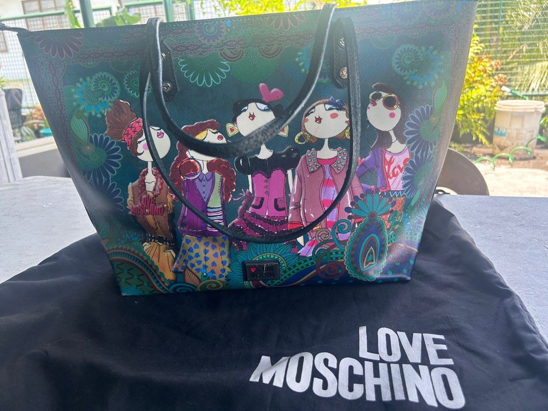 moschino tote bag (Category: Luxury Bags & Wallets) located in Malabon City. Submitted by everythinggoeson (Listing ID 1373182016, Image 1). Description: leather rubs very spacious preloved.