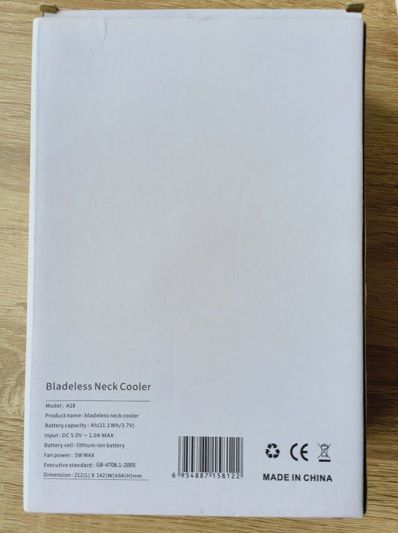 Neck Cooler (Category: Other Gadgets) located in Singapore. Submitted by angie7306 (Listing ID 1373100890, Image 2). Description: .