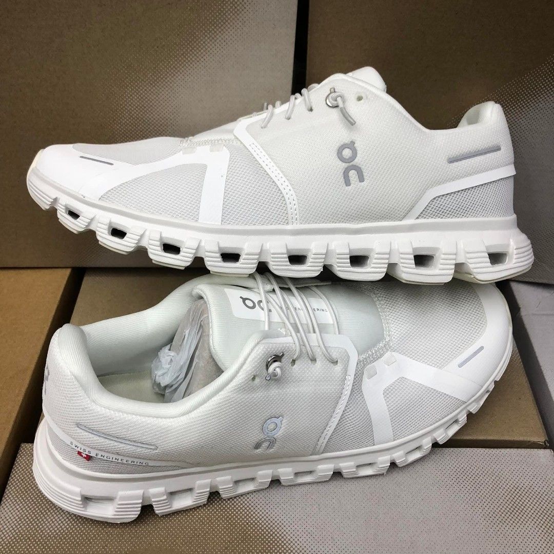 On Cloud 6 'All White' For Men & Women (Category: Sneakers) located in Manila. Submitted by aandakicksandapparelsofficial2 (Listing ID 1373078678, Image 2). Description: 𝘼𝙣𝙤𝙩𝙝𝙚𝙧 𝙆𝙞𝙘𝙠𝙨, 𝘼𝙣𝙤𝙩𝙝𝙚𝙧 𝘿𝙖𝙮 💥 IN STOCKS ✅ On Running Cloud 6 'ALL WHITE' Actual Pic Posted, Available In Men sizes are EUR 41 to EUR 45 and In Women sizes are 36 to EUR 40 only. Inside Metro Manila we deliver Same day Delivery Via lalamove. J&T, JRS AND LBC 